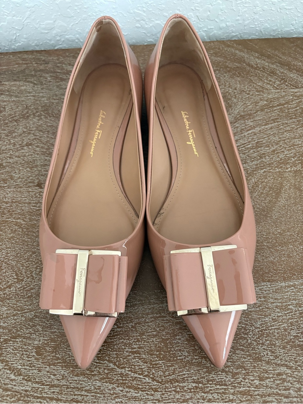 Salvatore Ferragamo Women's Pink Patent Leather Pointed-Toe Flats - Picture 2 of 9